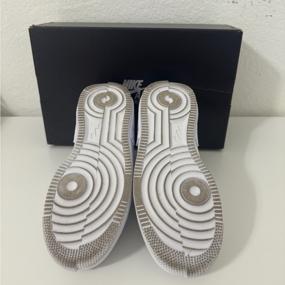 Nike Air White Sneakers - Picture 5 of 8